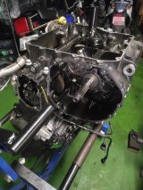 エンジン修理　エンジンホルダー使用例